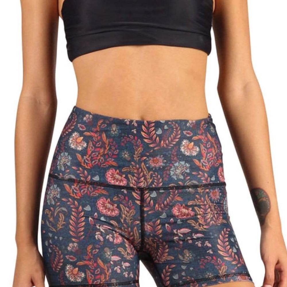 Yoga democracy Joey shorts festival denim LARGE